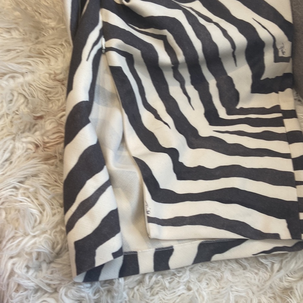Emilio Pucci Black and Cream Zebra-Print Midi Dress - Picture 6 of 9
